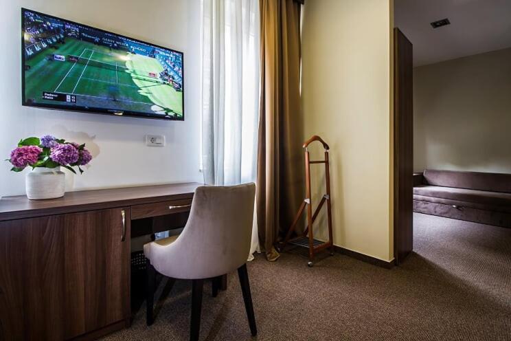 Central Luxury Rooms โอมิช ภายนอก รูปภาพ