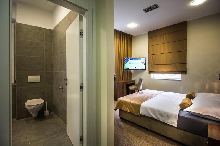 Central Luxury Rooms โอมิช ภายนอก รูปภาพ