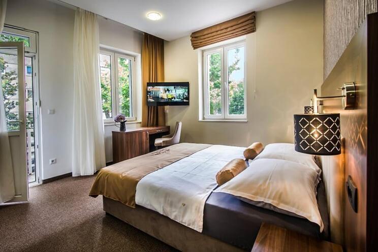 Central Luxury Rooms โอมิช ภายนอก รูปภาพ