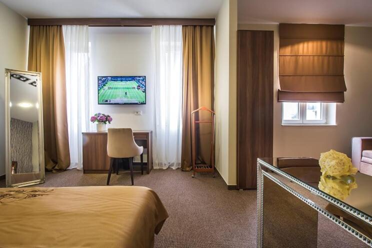 Central Luxury Rooms โอมิช ภายนอก รูปภาพ